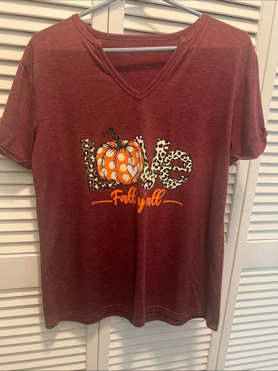 Vintage Pumpkin fall’y all Love Tops - Women's V-Neck 'Love Fall Y'all' Graphic Tee - Burgundy